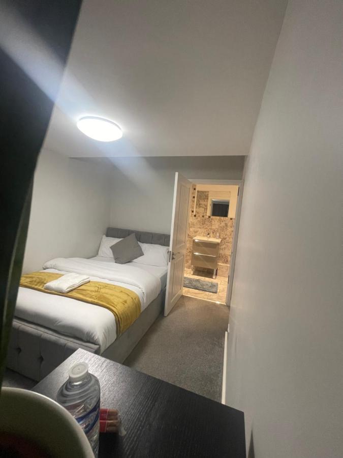 איפסוויץ' Beautiful En-Suite Bedroom מראה חיצוני תמונה