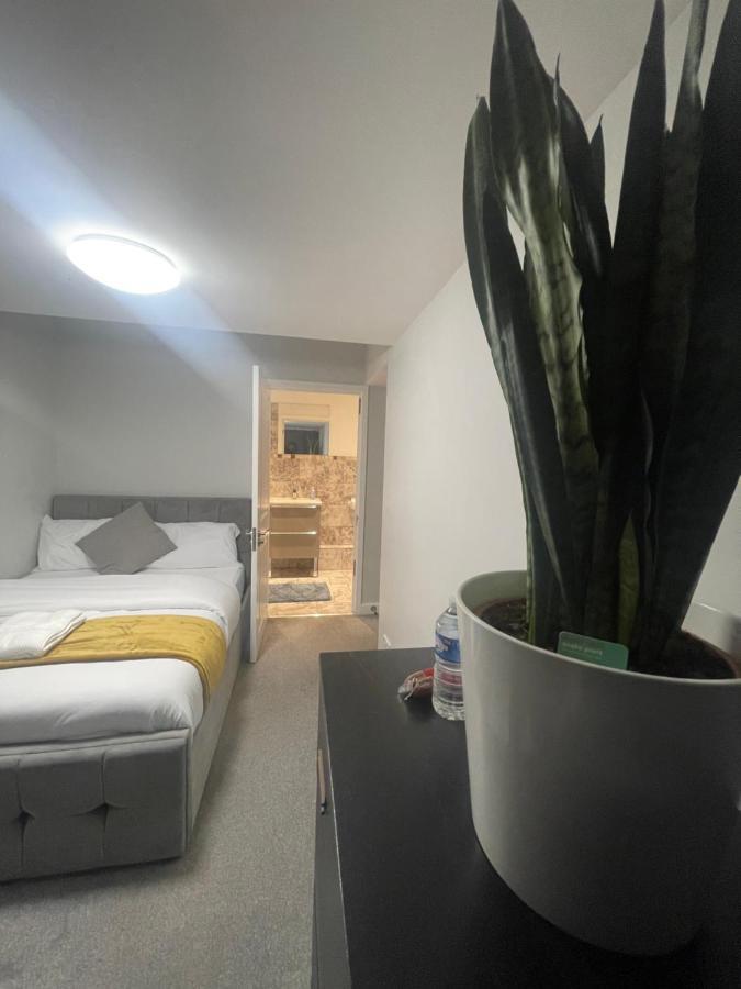 איפסוויץ' Beautiful En-Suite Bedroom מראה חיצוני תמונה