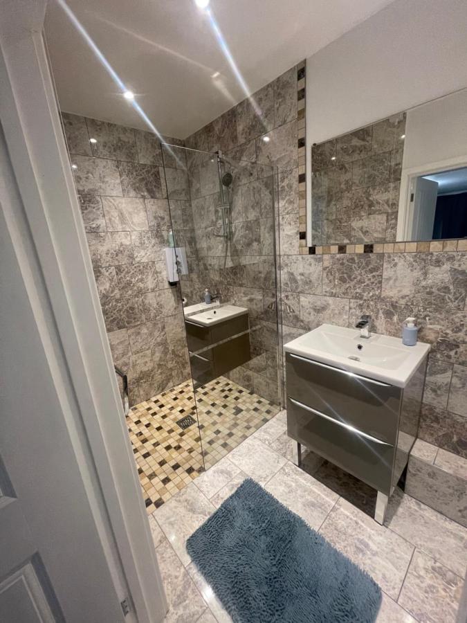 איפסוויץ' Beautiful En-Suite Bedroom מראה חיצוני תמונה