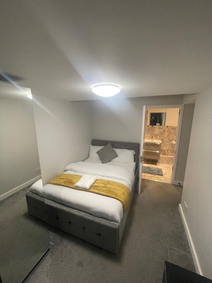 איפסוויץ' Beautiful En-Suite Bedroom מראה חיצוני תמונה