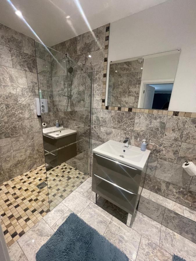 איפסוויץ' Beautiful En-Suite Bedroom מראה חיצוני תמונה