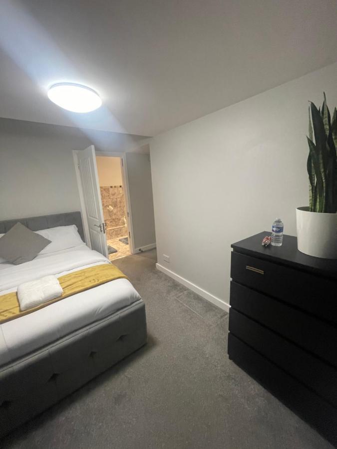 איפסוויץ' Beautiful En-Suite Bedroom מראה חיצוני תמונה